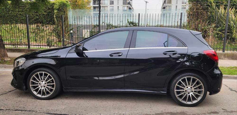 Mercedes-Benz Clase A A250 Amg-Line 2.0 — foto 3